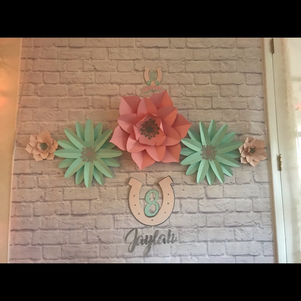 Paper Flower Set - Picture 4 of 5